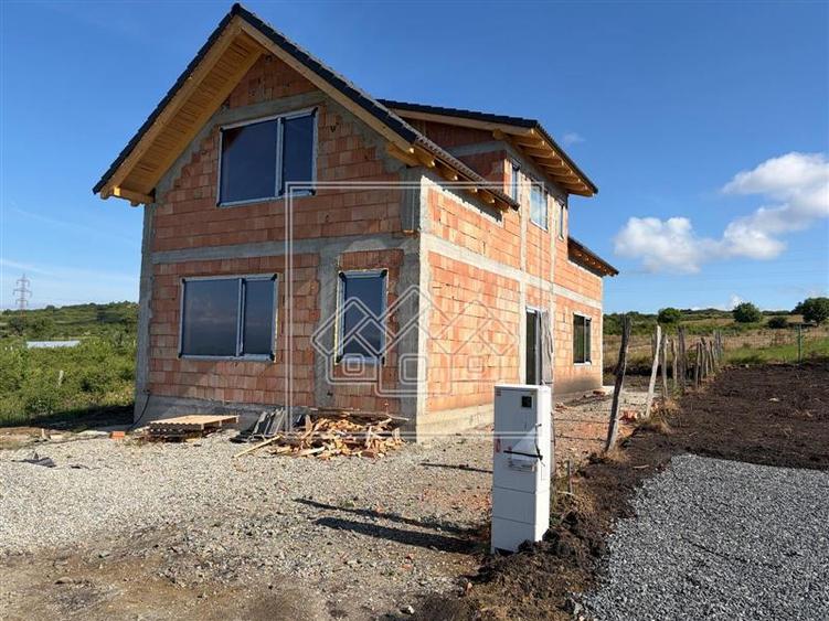Casa individuala, cu 129 mp utili si teren de 328 mp