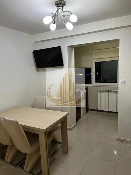 Apartament 3 camere, decomandat, zona Lunei