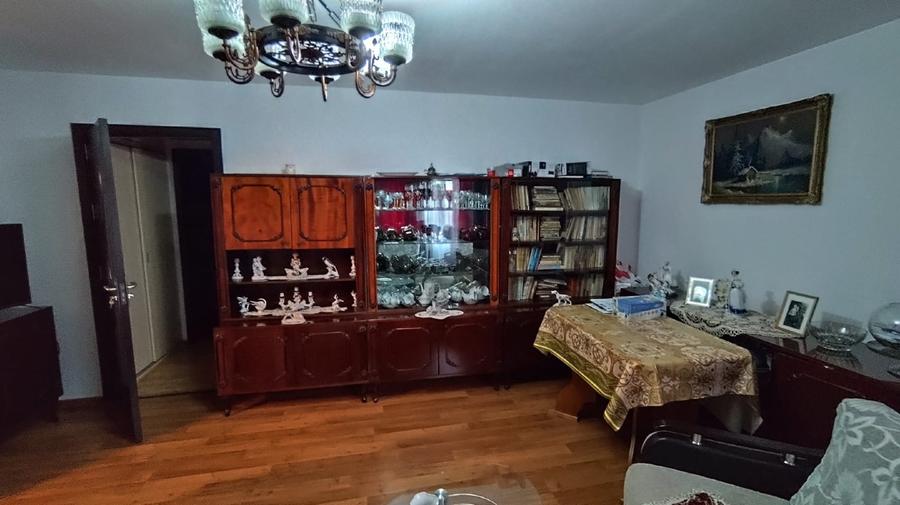 Apartament luminos cu 3 camere | Etaj 1, vedere mixtă și balcon spre Faleză