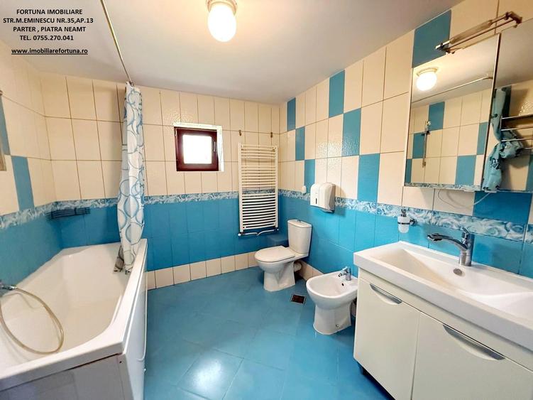 Proprietate com.Girov,compusa din casa, anexe si 8800 mp teren,com.0 cumparator