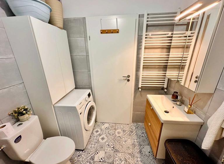 Inchiriere 2 camere cu curte proprie | loc de parcare