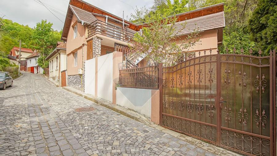 CASĂ INDIVIDUALĂ ÎN SCHEI STRADA PIATRA MARE