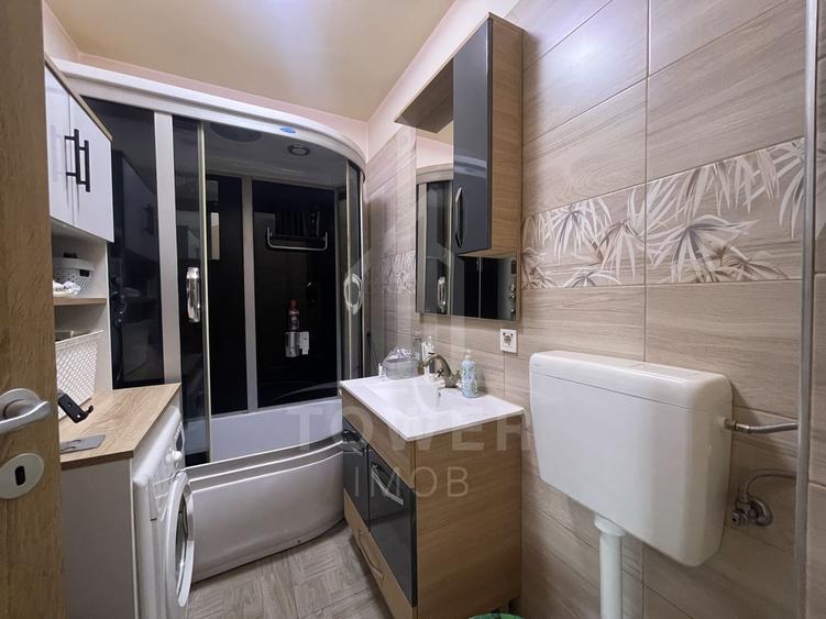 Apartament 3 camere--Turnisor | Decomandat | Balcon 10 mp | Parcare privata