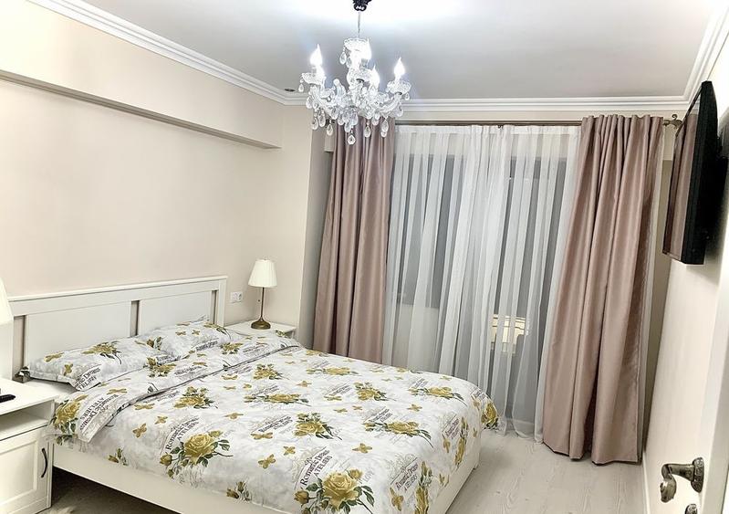 Apartament 3 camere, etaj 2, bloc cu lift, zona Cetate