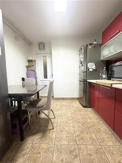 Apartament 3 Camere Decomandat Zona Far - 18