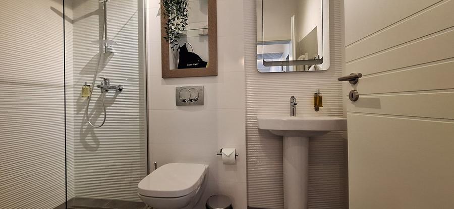 Apartament mobilat si utilat cu 1 loc de parcare