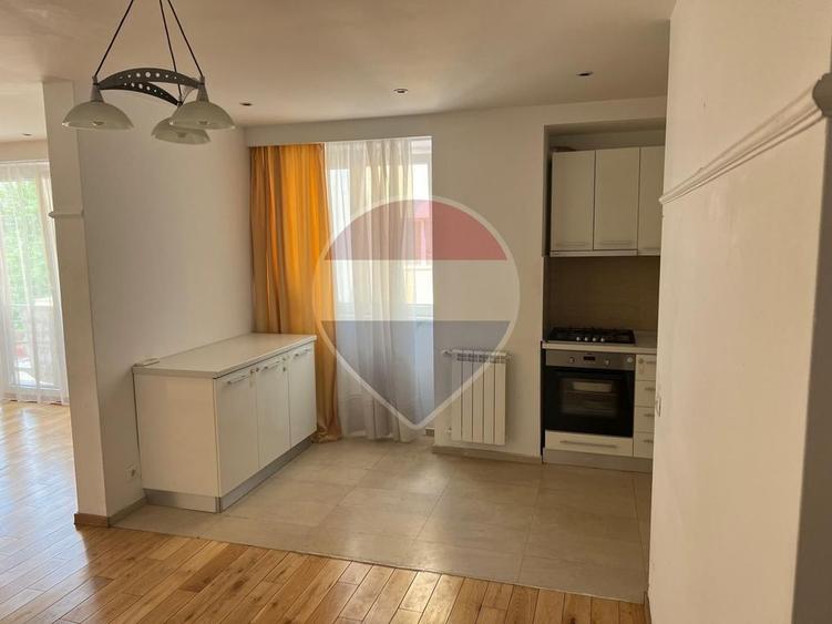 INCHIRIERE Apartament cu 3 camere in zona Nordului