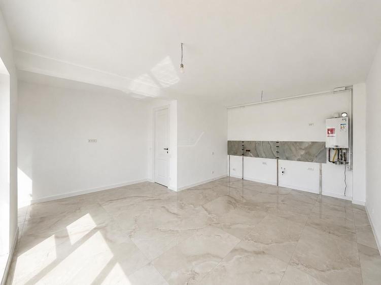 Bloc nou. Apartament cu 3 camere spations. 2 Bai. Etaj 1
