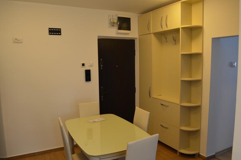 Apartament cu 3 camere – Tineretului lux