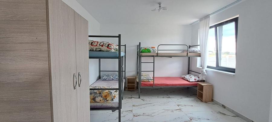 SABARENI, inchiriere vila: cazare, clinica, gradinita, after school
