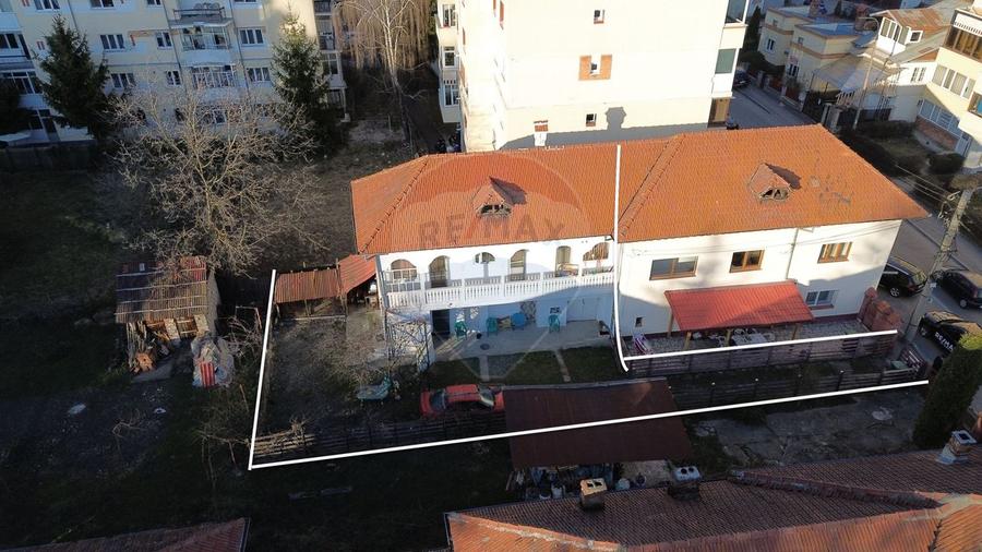 Casa de vânzare in centrul orașului Câmpulung la preț de apartament