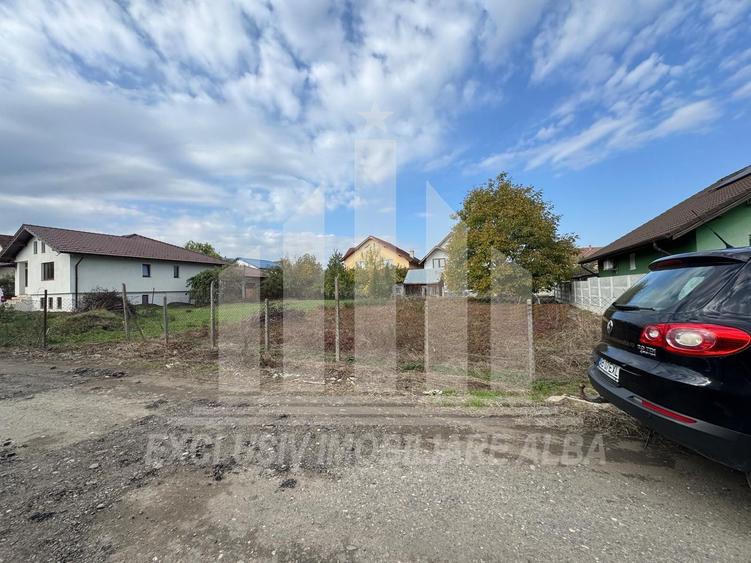Teren intravilan | 458 mp | Toate utilitatile | Cetate