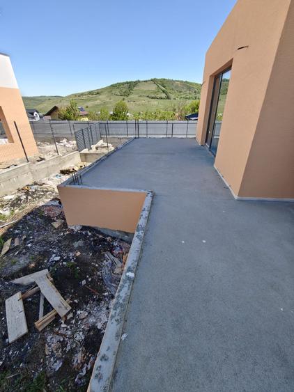 Casa individuală modernă în Chinteni, 700 mp teren