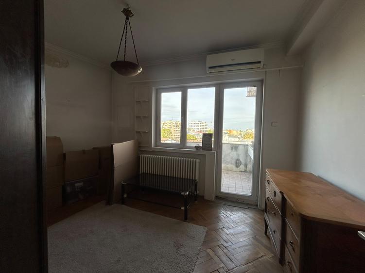 Apartament 3 camere metrou Universitate