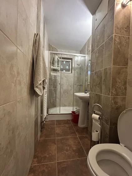 APARTAMENT 3 CAMERE, ETAJ 3/4, MOBILAT SI UTILAT, PRIMA CHIRIE, ROND ZIMBRU
