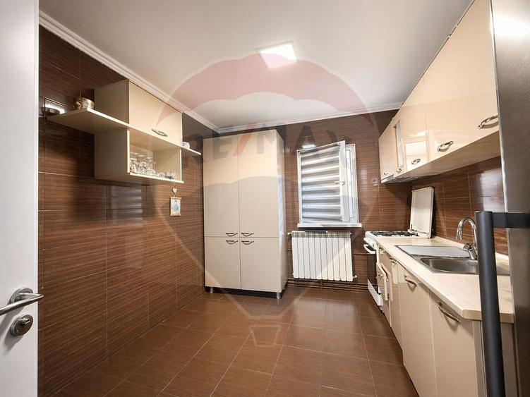 Apartament cu 3 camere de vânzare în zona Orizont - Bacau