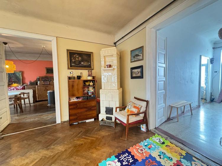 Apartament interbelic in zona Mihai Viteazul-103mp, et. 2/2