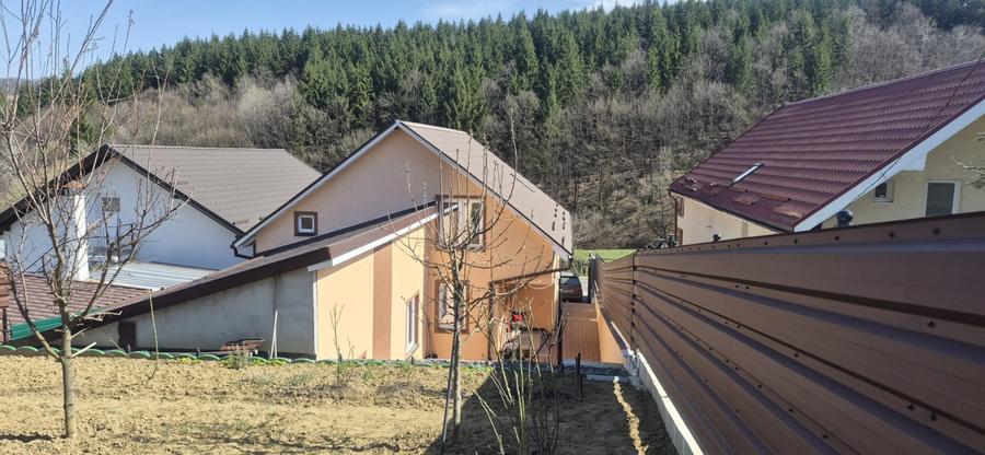 Casa de vanzare zona Podu Jelnei