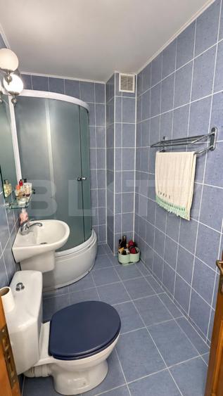 Oportunitate-apartament cu 4 camere, 2 băi și balcon in Oraștie, zonă excelentă.