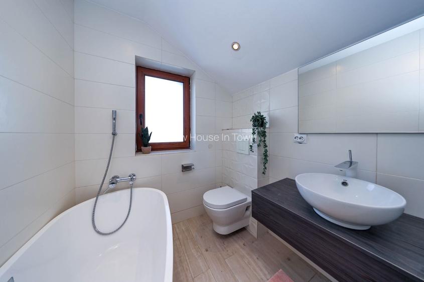 Casă Individuală Modernă de Vânzare | Sânpetru, Brașov - 35