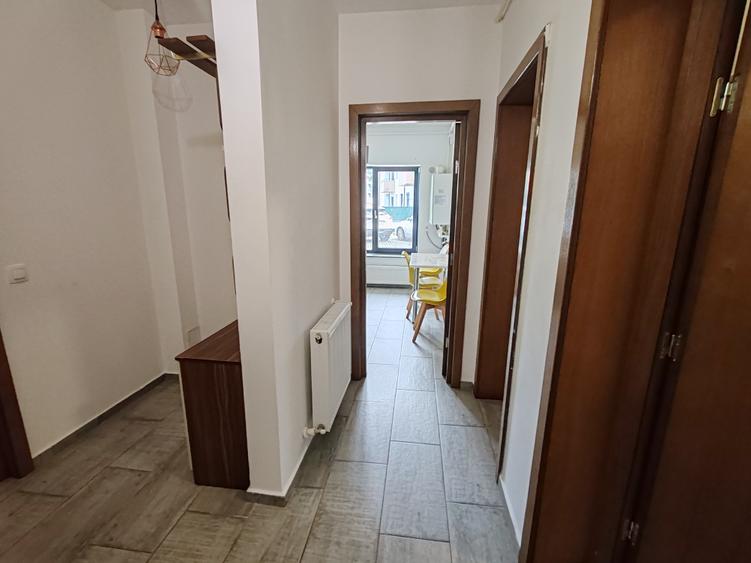 Apartament 2 camere liber la vanzare zona Coresi