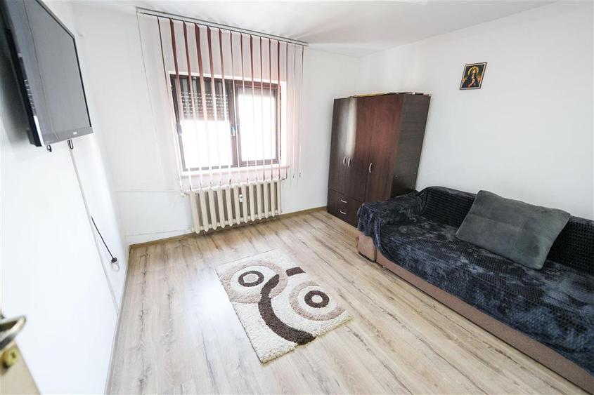 Apartament primitor 2 camere, ideal locuinta sau investitie, Rovine