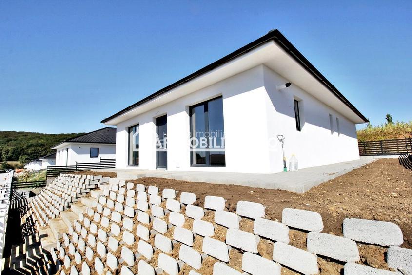 Casa pe 1 nivel,4 camere,2 bai,110 mp.1 dressing,500mp teren - 2