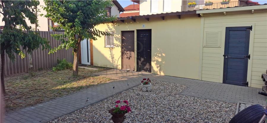 GIROC - 3 CAMERE - ZONA LINISTITA - SPATIU VERDE - MOBILAT