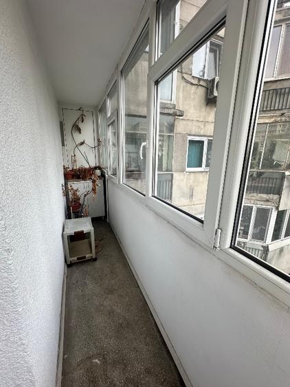 4 camere vis a vis metrou