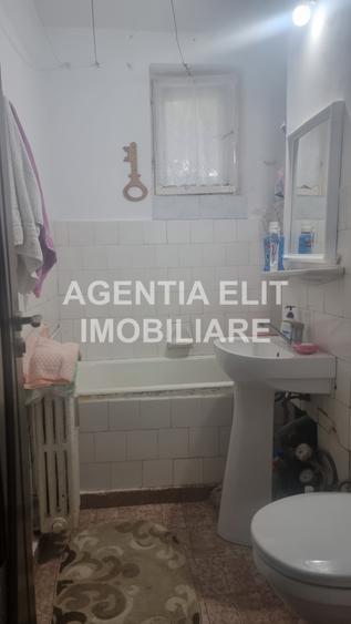 Apartament 2 camere, zona Scolii nr 7, 54 mp, decomandat