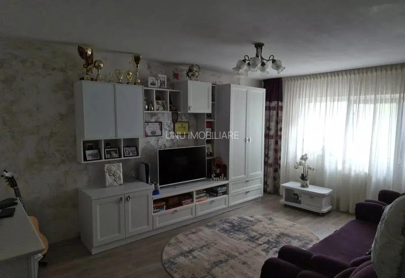 etaj 2 ap 2 camere decomandat 59mp zona Nicolina - 6