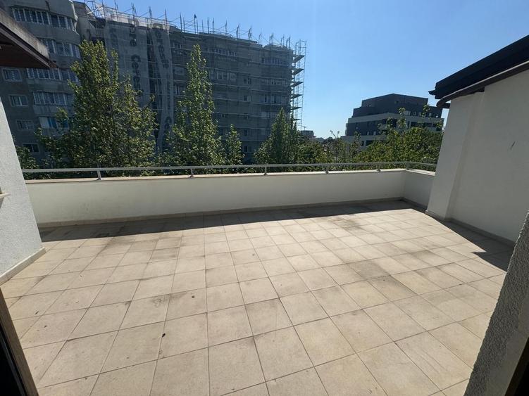 Spatiu Birouri | 3 Etaje | Parcare Proprie | 300mp