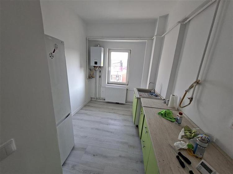 Vanzare apartament 4 camere pentru locuit sau sediu firma, birouri Centru, Cluj-