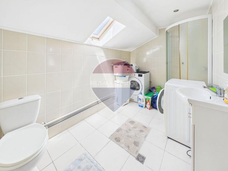 Vilă 10 camere + spațiu comercial | teren 1.300 mp | Otopeni 23 August