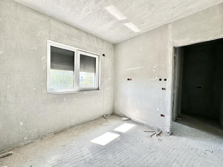 Duplex despartit cu 5 camere | 3 bai | 122 mp | Teren 430 mp | Mosnita