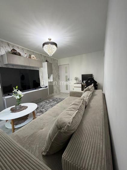 Vanzare apartament 2 camere in Galati, Micro 38, etaj 1, renovat si mobilat - 2