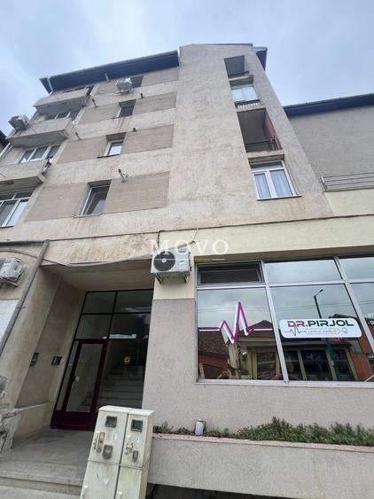 Apartament 3 camere decomandat |2 Bai | Boxa la subsol | Zona Soarelui