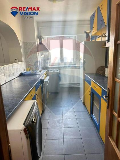 Apartament cu 4 camere de vânzare în zona Central