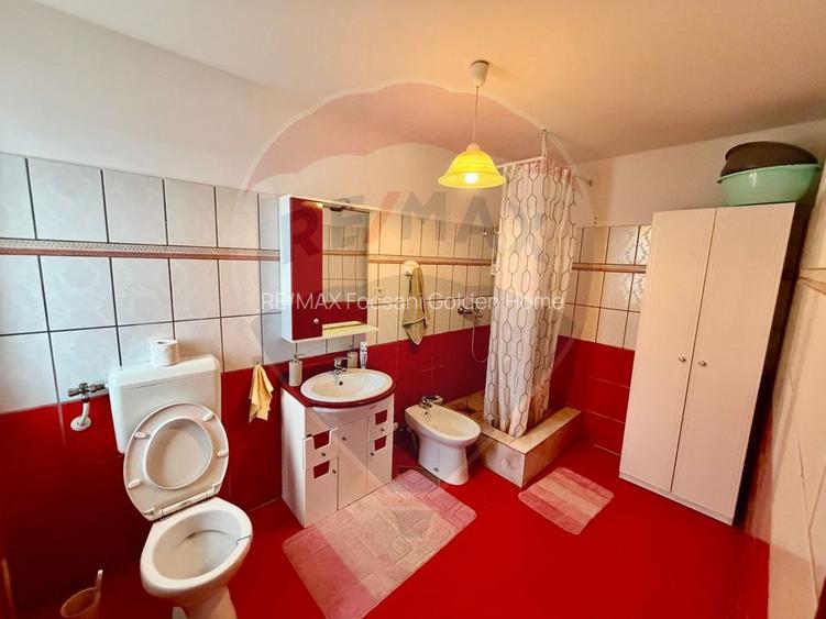 Casă / Vilă cu 4 camere de vânzare