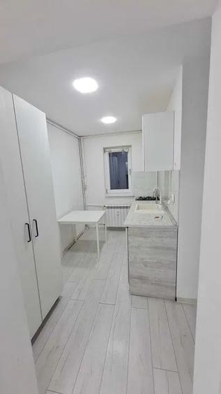 Apartament 2 camere, zona  Nord Cameliei, bloc cub.