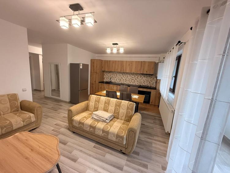 Apartament cu 3 camere de închiriat – zona Urusagului