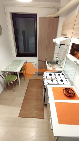 Garsonieră decomandată Gorjului – 10 min centrală proprie