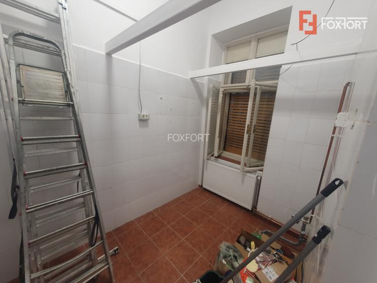 Spatiu comercial de inchiriat, 42 mp, in Piata Mocioni - 10