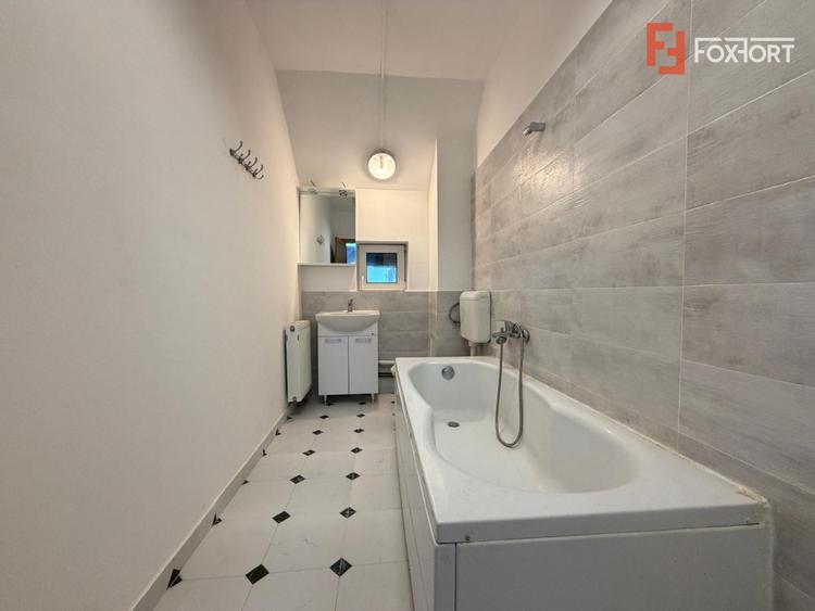 Casa individuala cu 5 camere de inchiriere in zona Balcescu