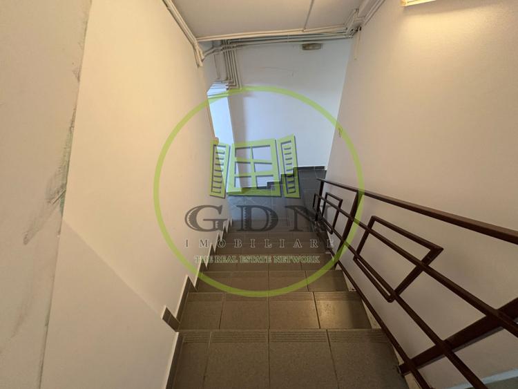 Spatiu comercial, 100 mp utili, demisol, Cartier Rovine