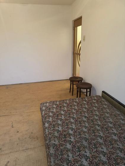 Zona Lamaita, se vinde apartament nedecomandat ,doua  camere pret 38000 euro