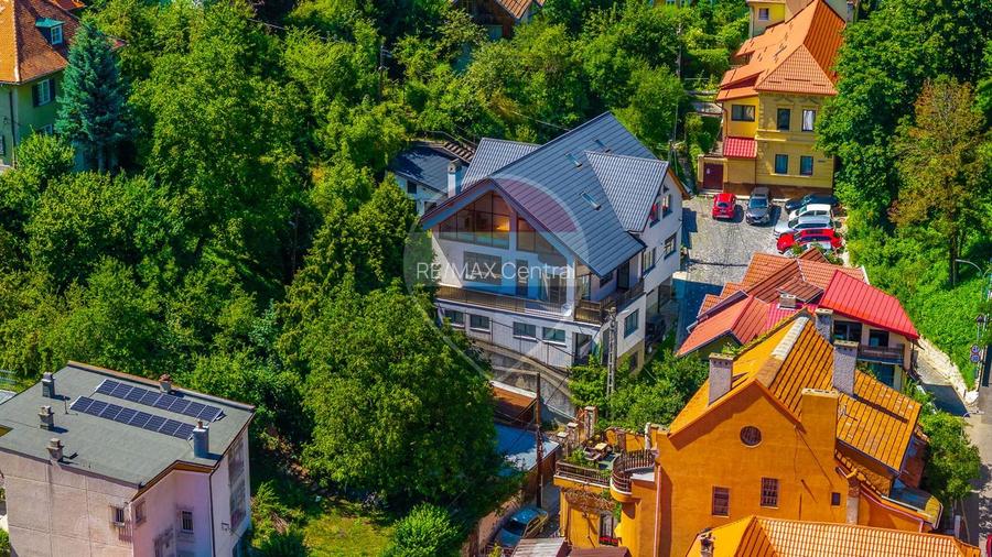 Investiție în Centrul Istoric al Brașovului, 3140 mp, două c - 3