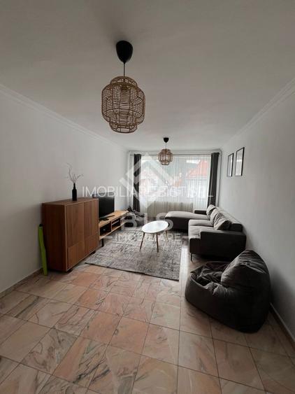 Apartament 3 camere de inchiriat - zona COROANA DE AUR - 4