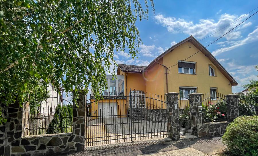 Casă 412 mp și teren de 1700 mp, zona Bercu Roșu – Pescăruș