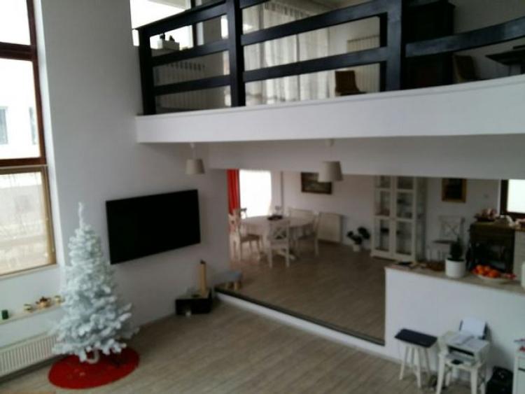 Vila ren.2018,P+1+M, 5 dormitoare,4bai,teren 500 mp,garaj 2 loc.cu acces in casa